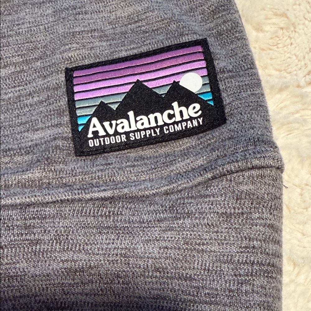 Avalanche Heather Gray Boy / Girl Hoodie.    Size 14/16 - Picture 3 of 6